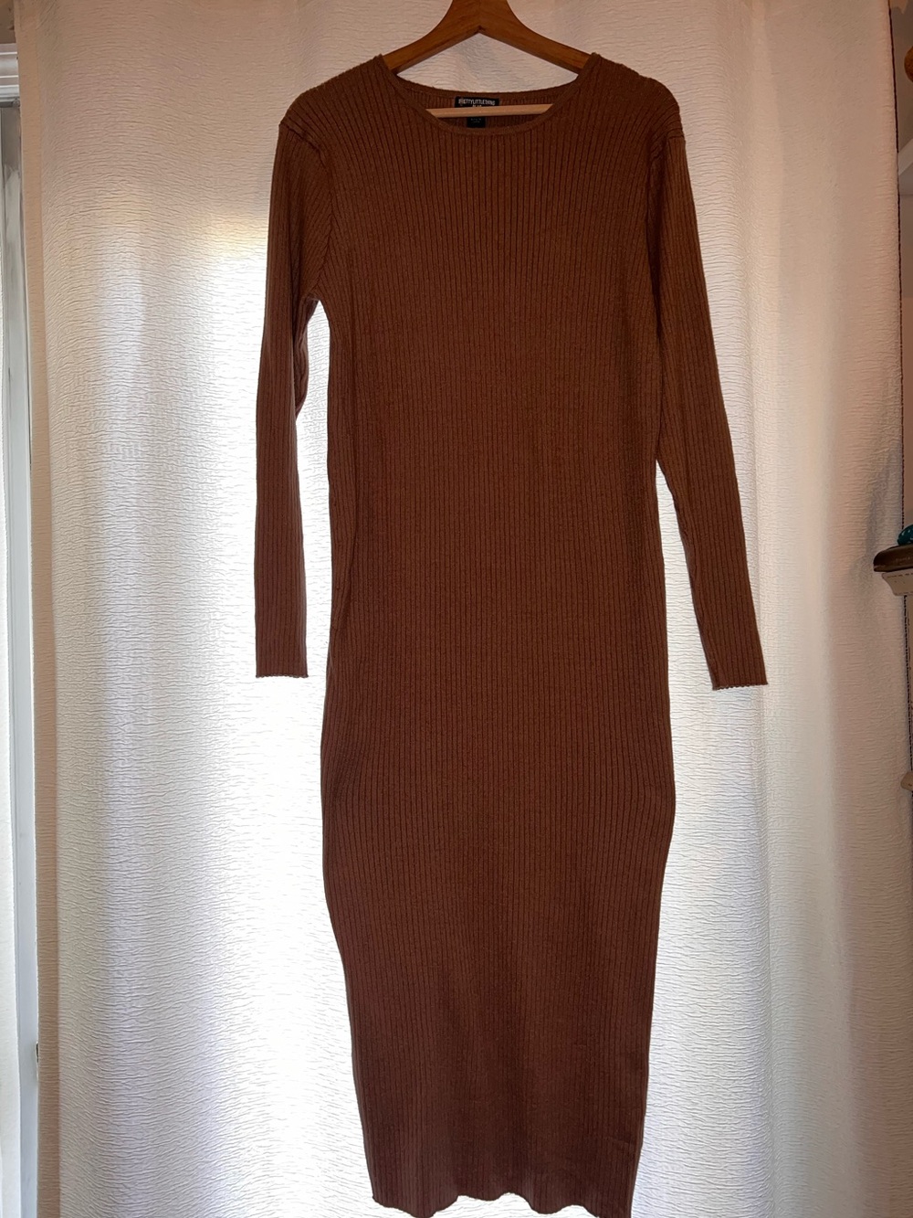 PrettyLittleThing Brown Ribbed Long Sleeve maxi Dress